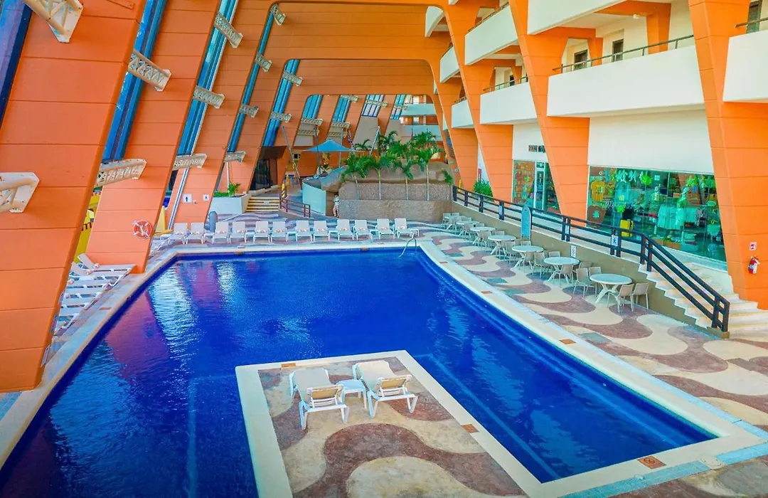 Crown Paradise Club Cancun-1